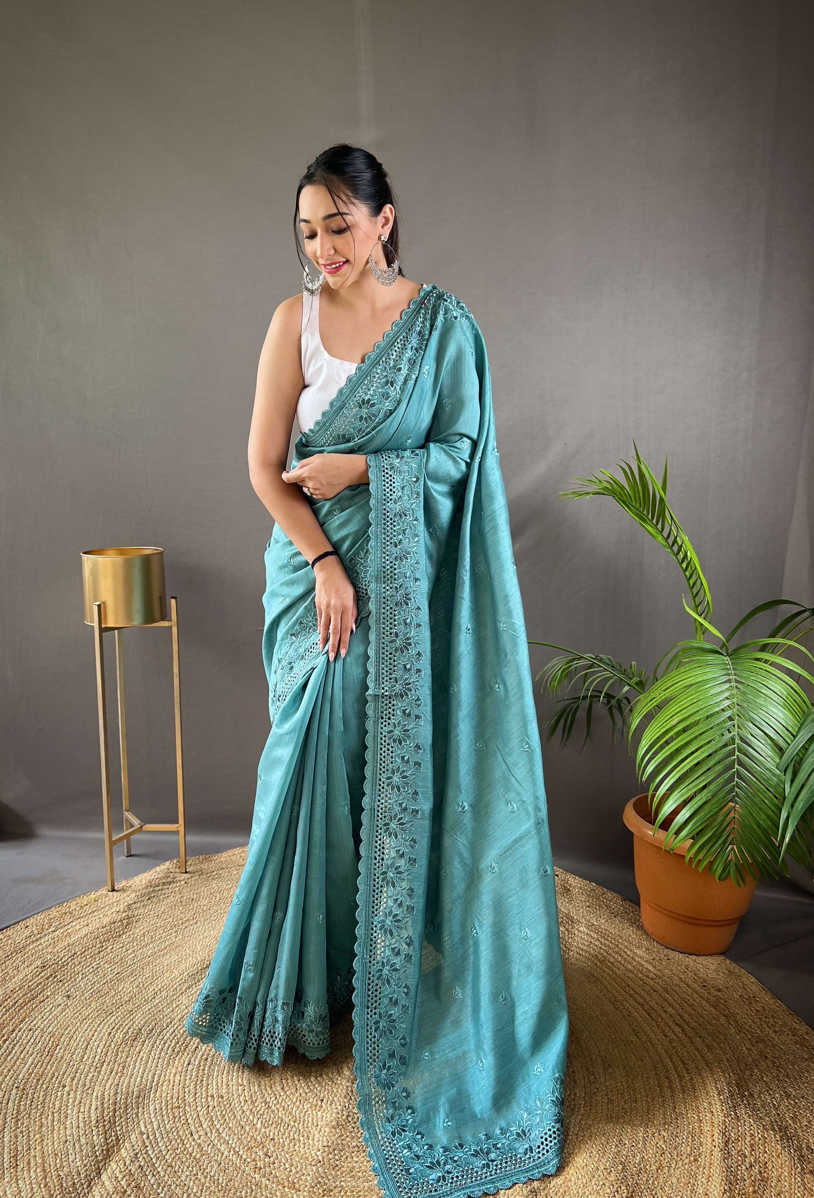 Women's Amaira Sky Matka Silk Saree