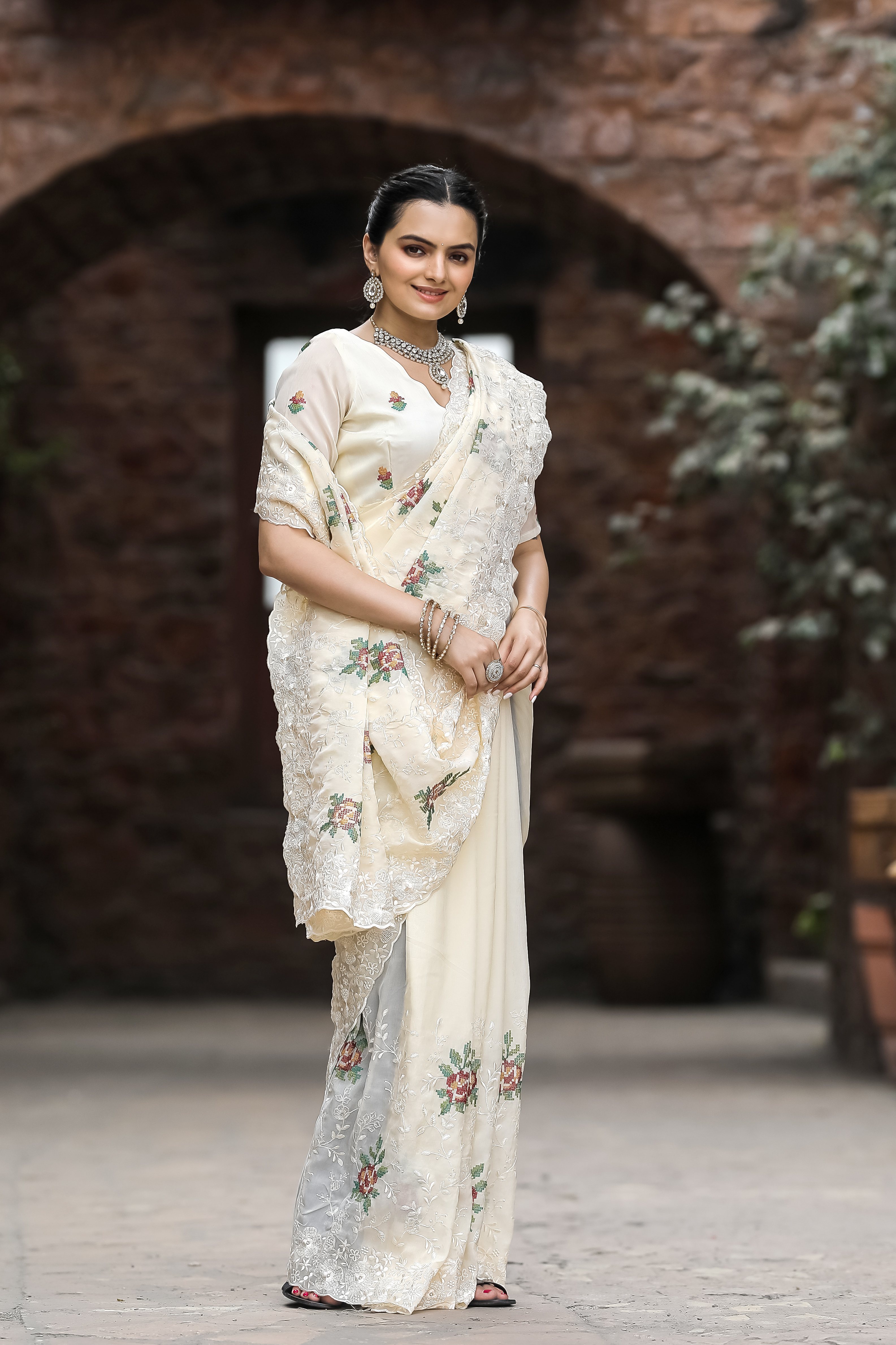 Women's Ankita Cream Chiffon  Saree