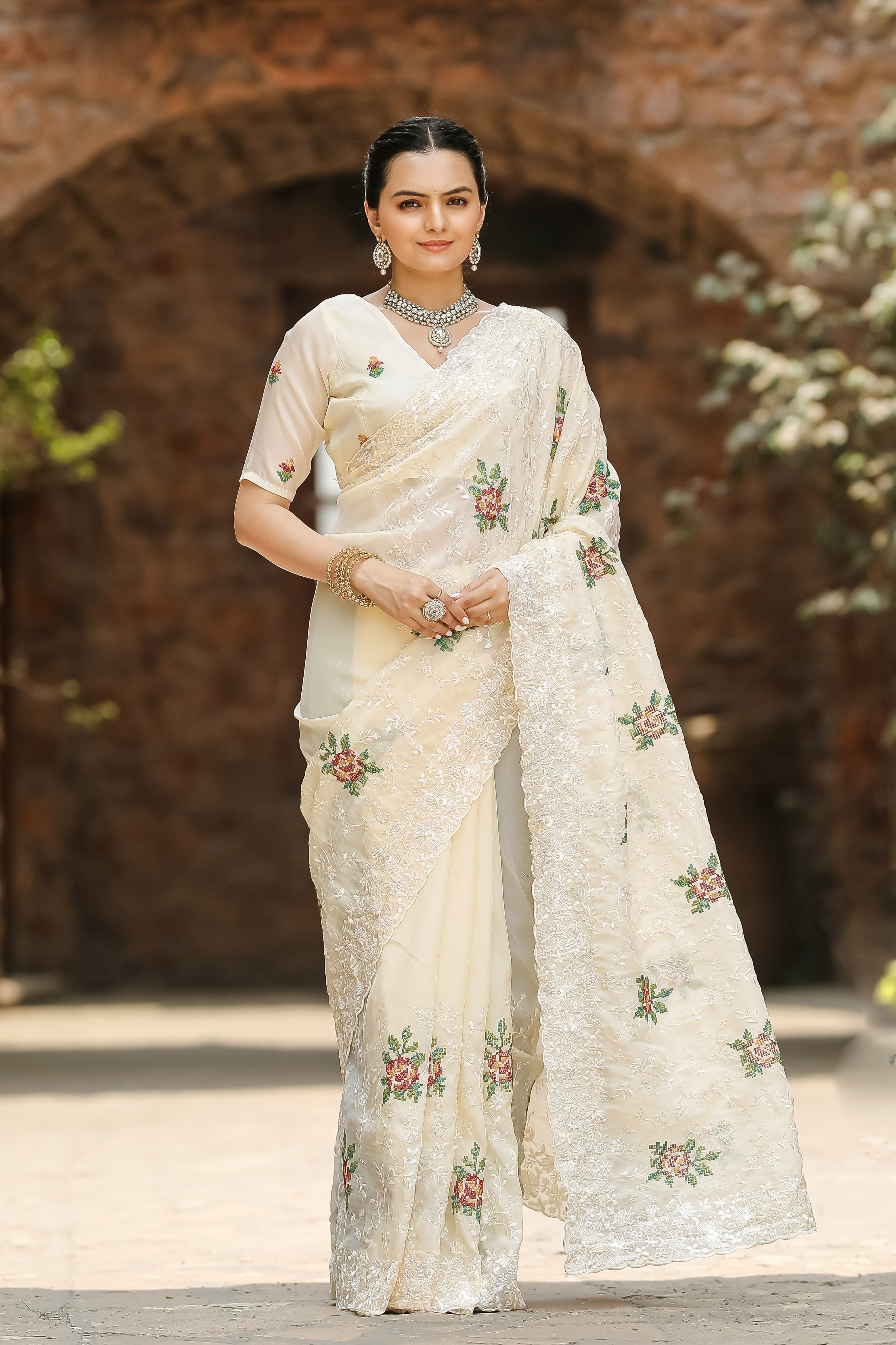 Women's Ankita Cream Chiffon  Saree