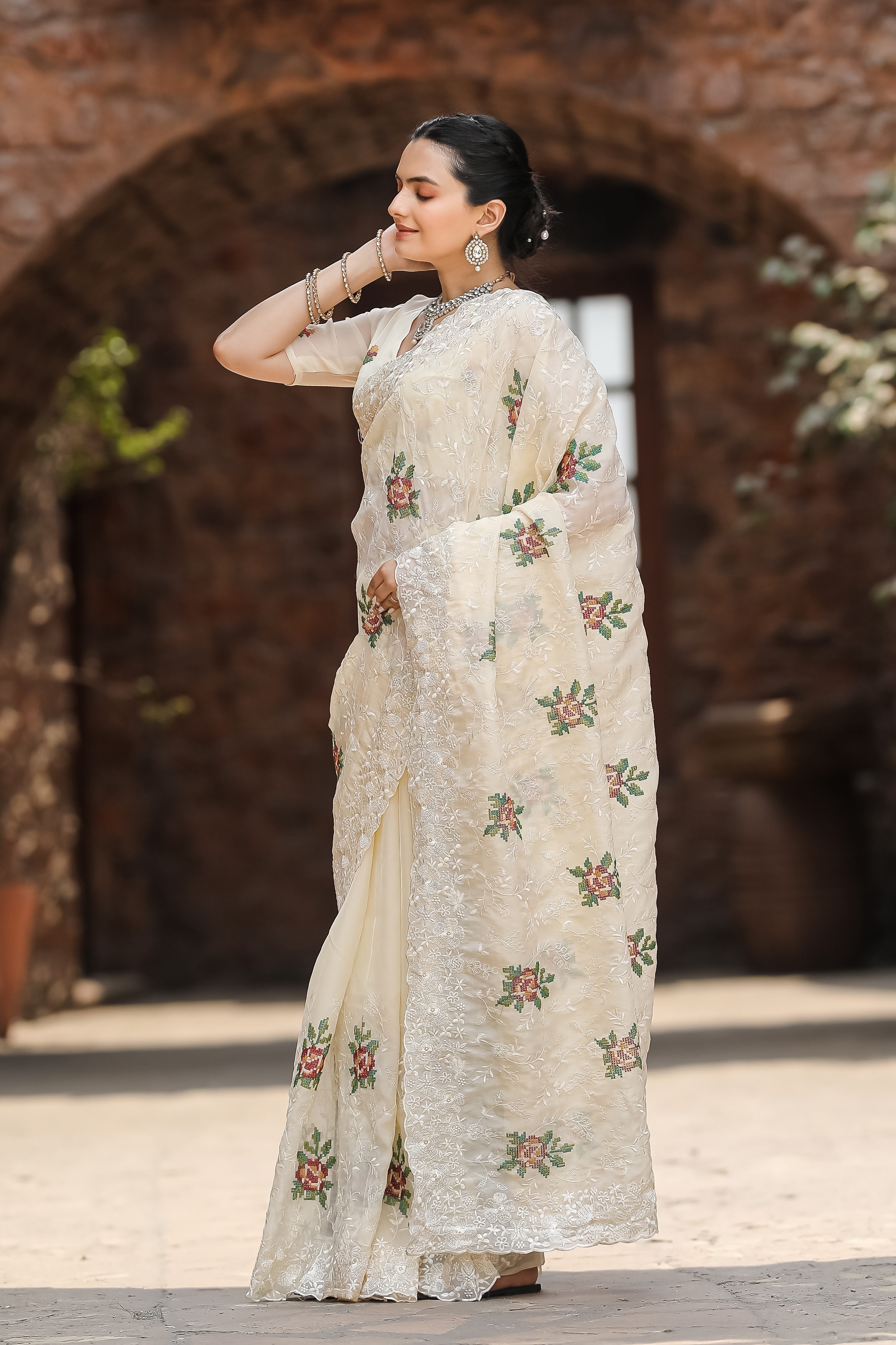 Women's Ankita Cream Chiffon Saree