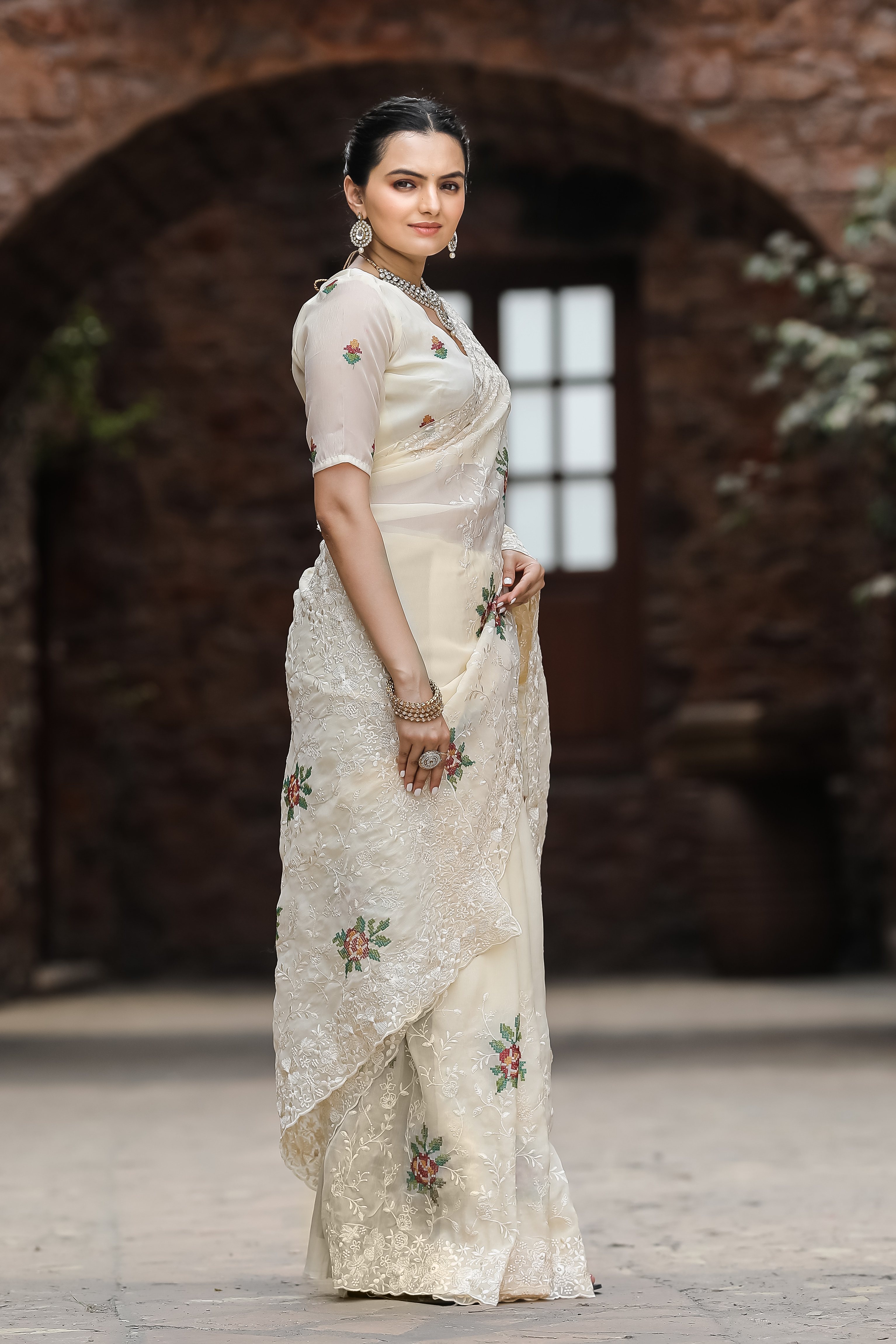Women's Ankita Cream Chiffon  Saree