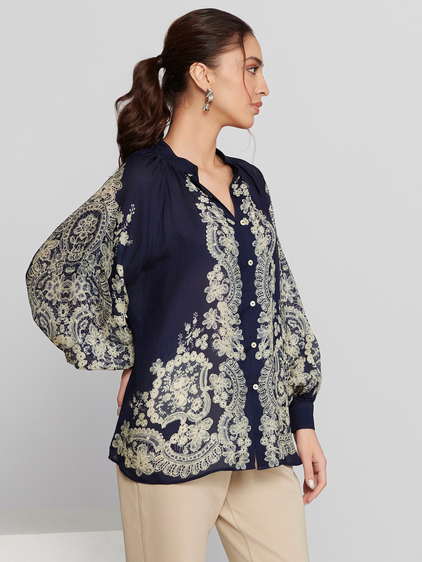 NAVY CHANTILLY TOP