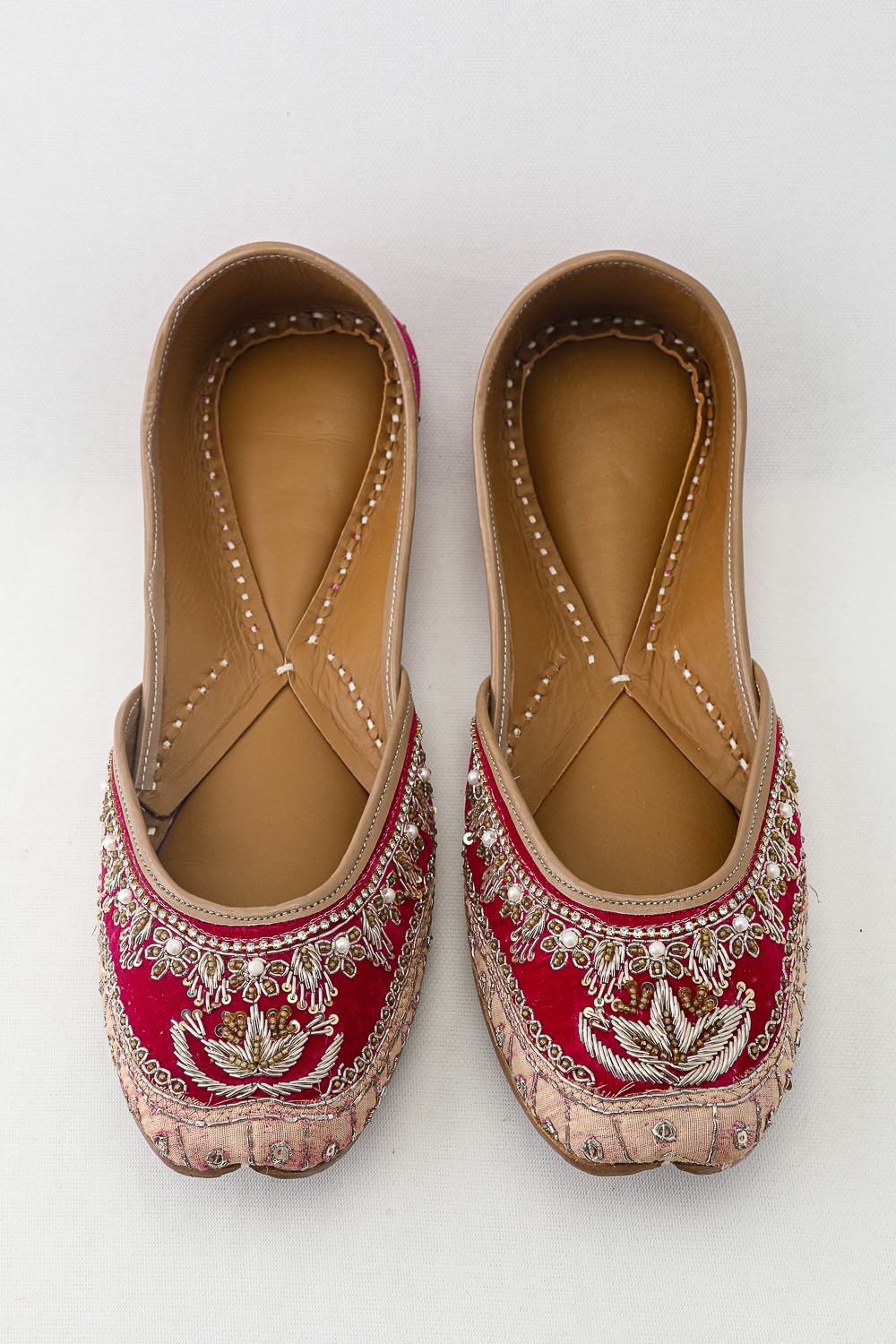 Bridal mojari on sale for bride
