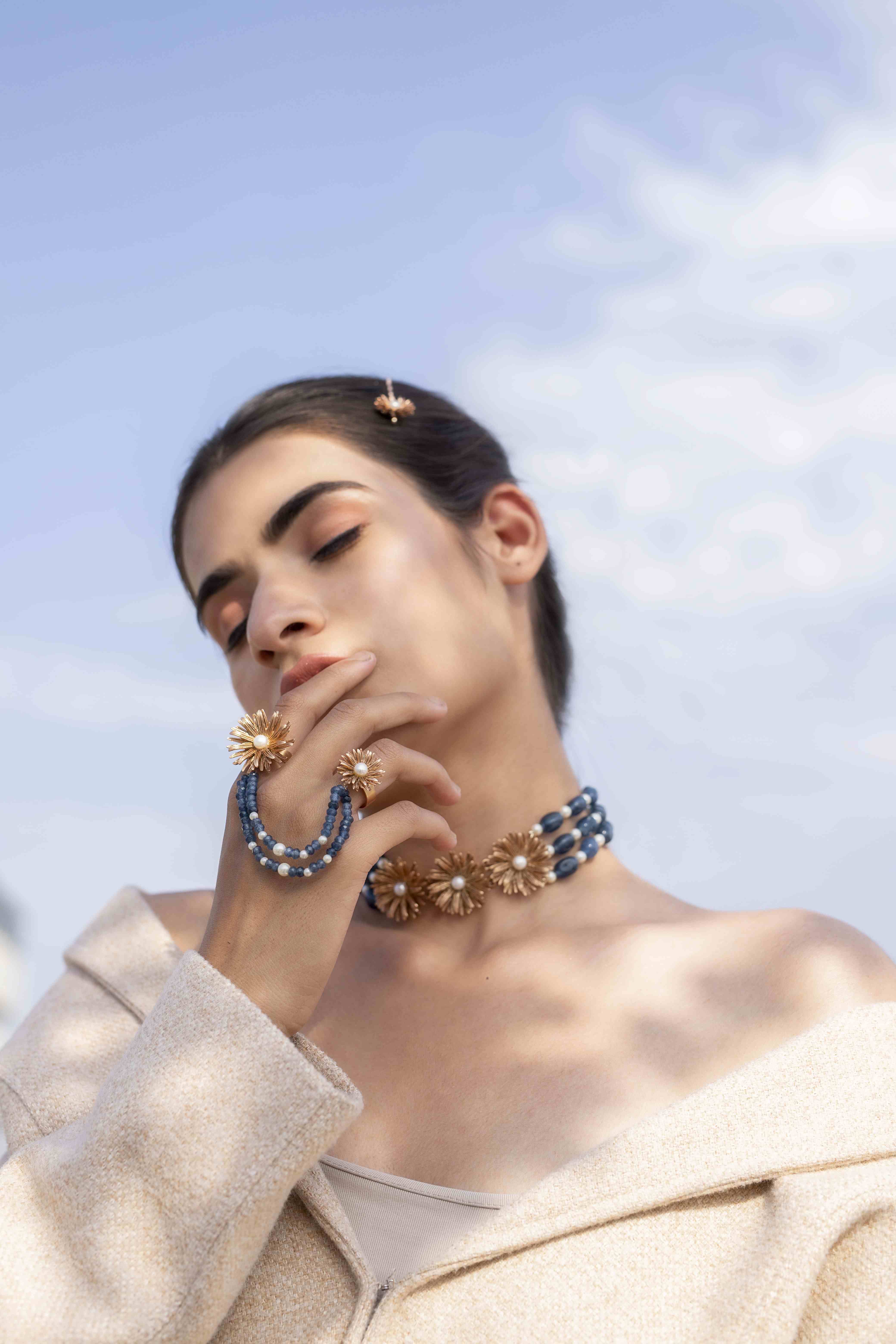 3 flower Choker