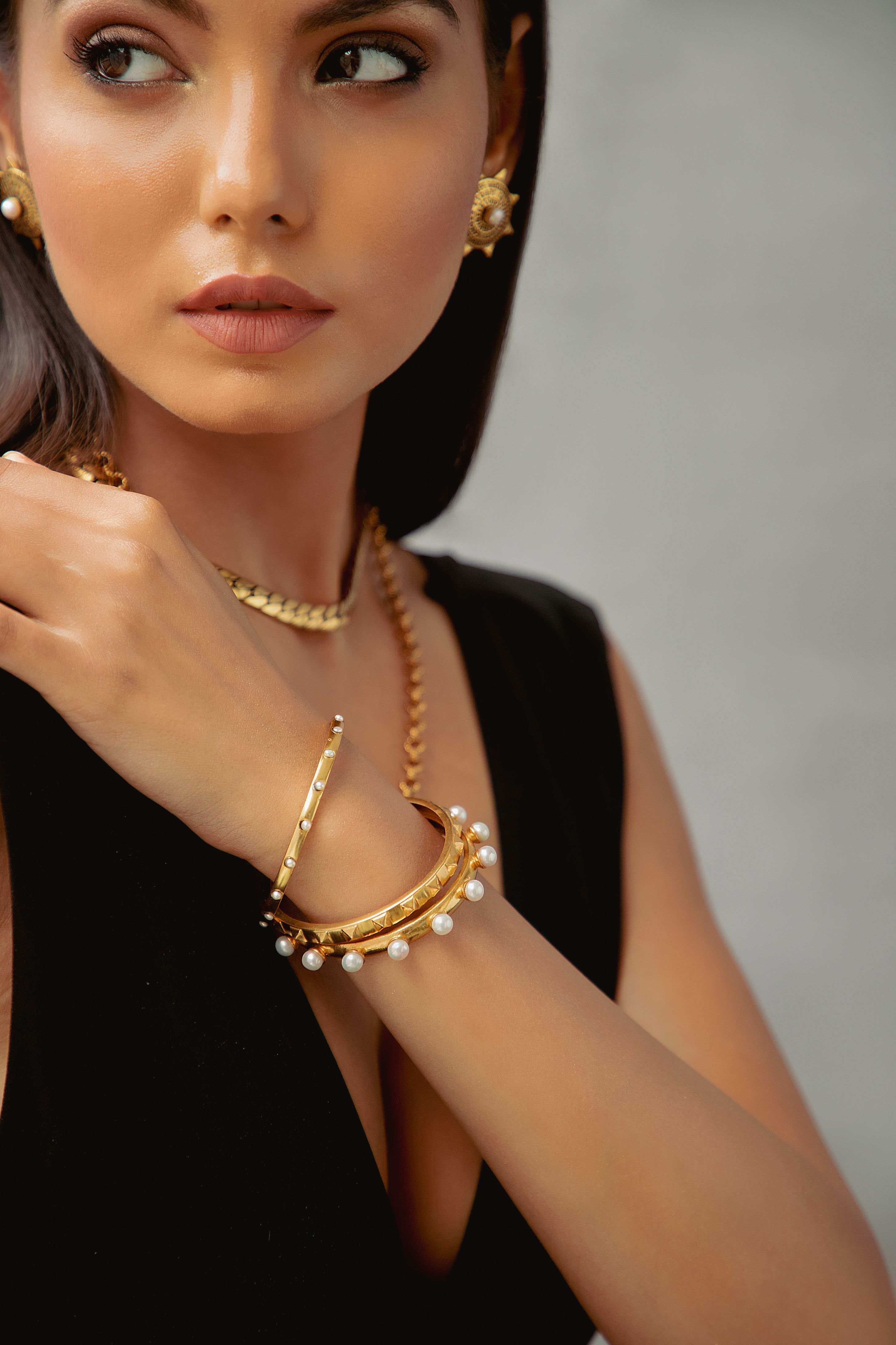 Thin pearl Bangle