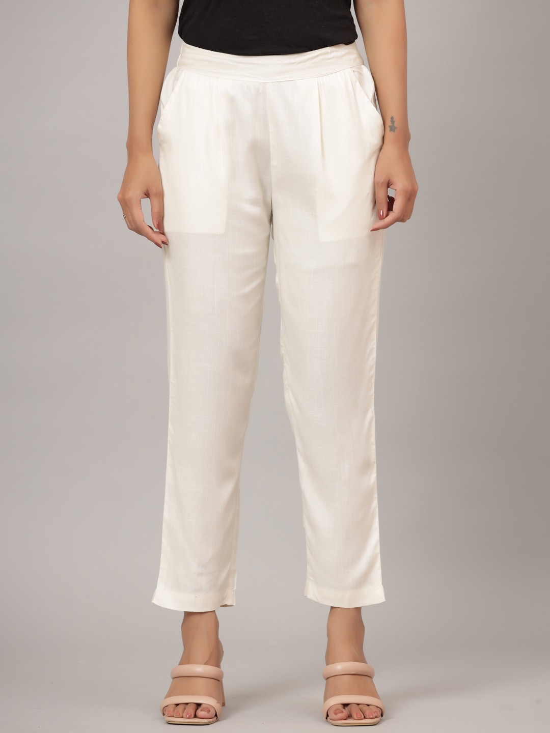 Women Cropped Regular Trousers