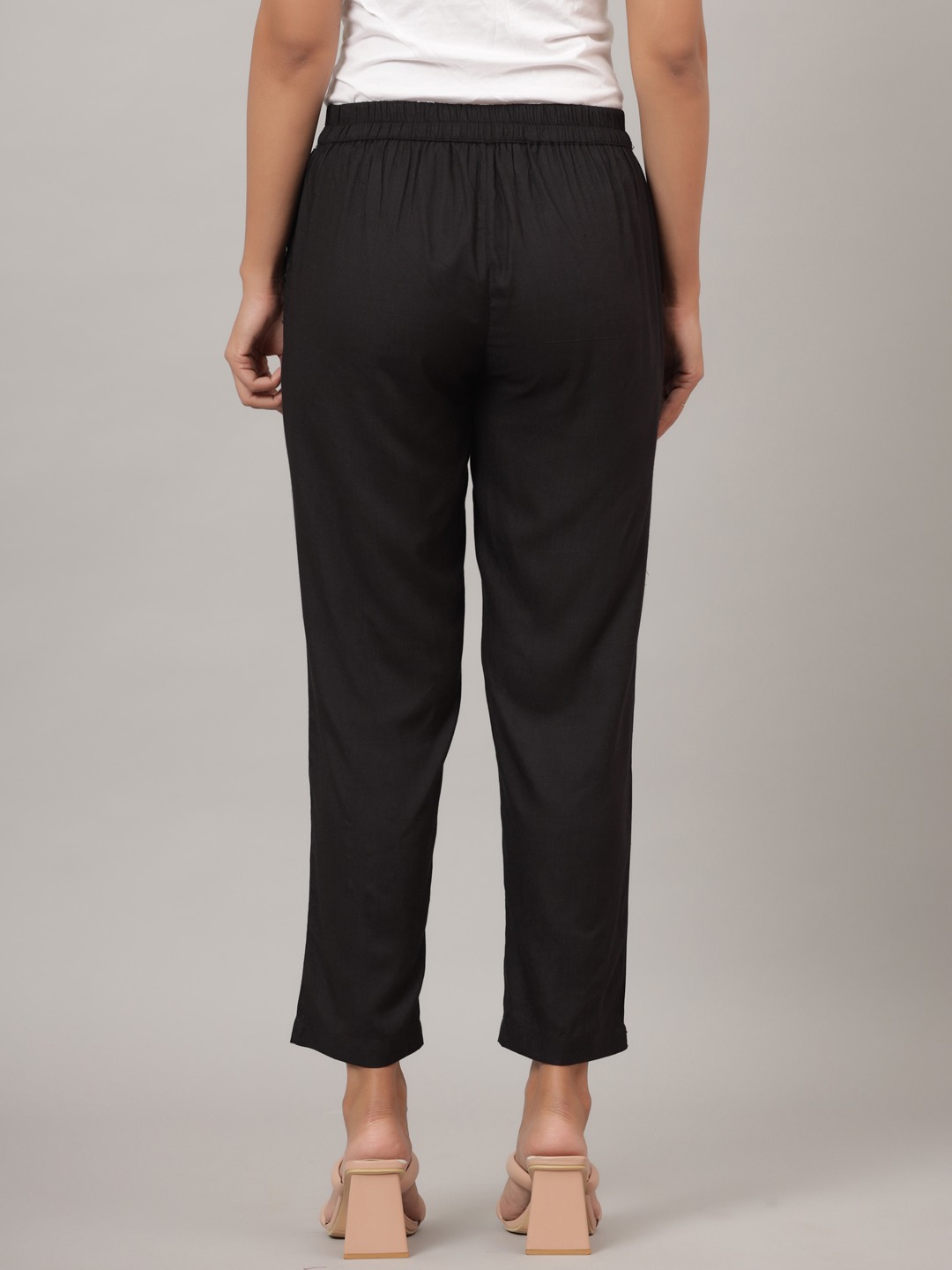 Women Cropped Pleated Trousers