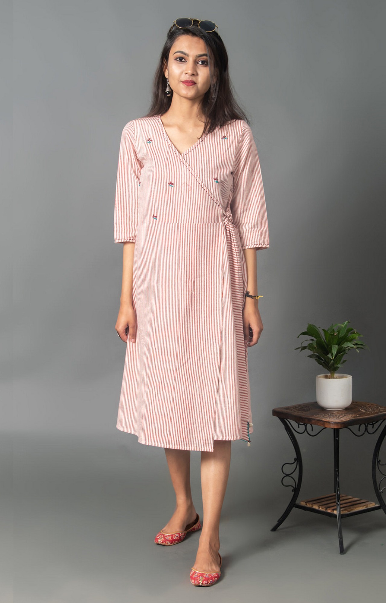 KNEE LENGTH DRESSES