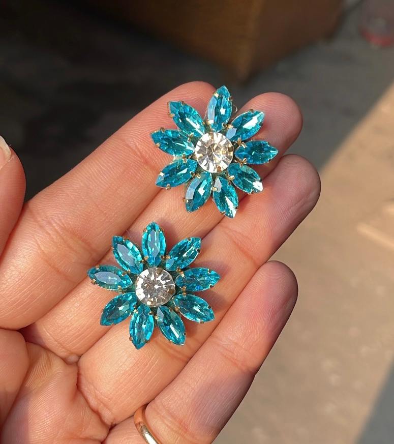 BLUE GEM FLOWER STUDS