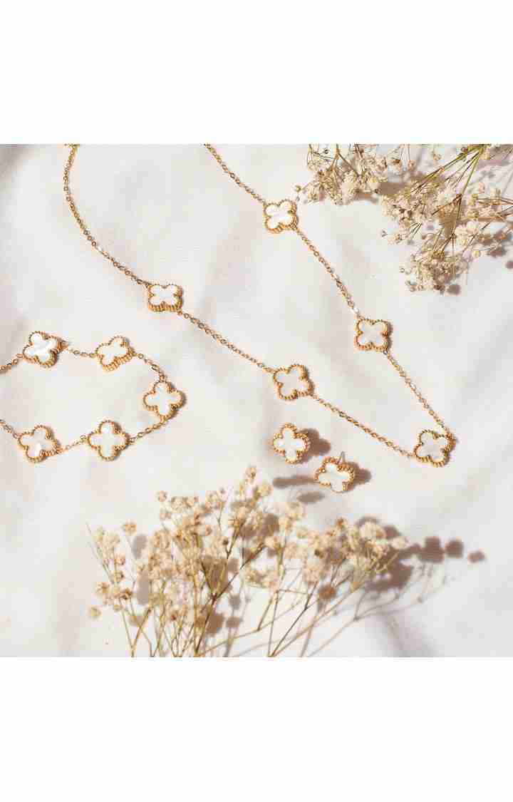 White Dove Clover Affair Jewellery Set