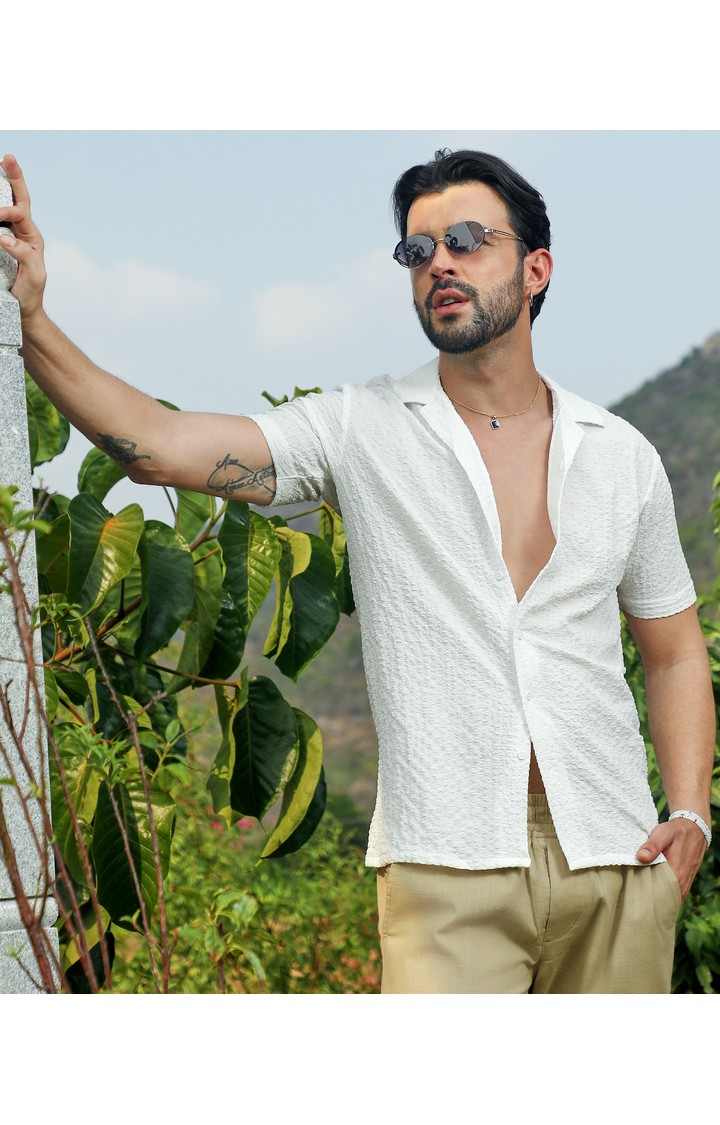 Men's White Solid Casual Shirts