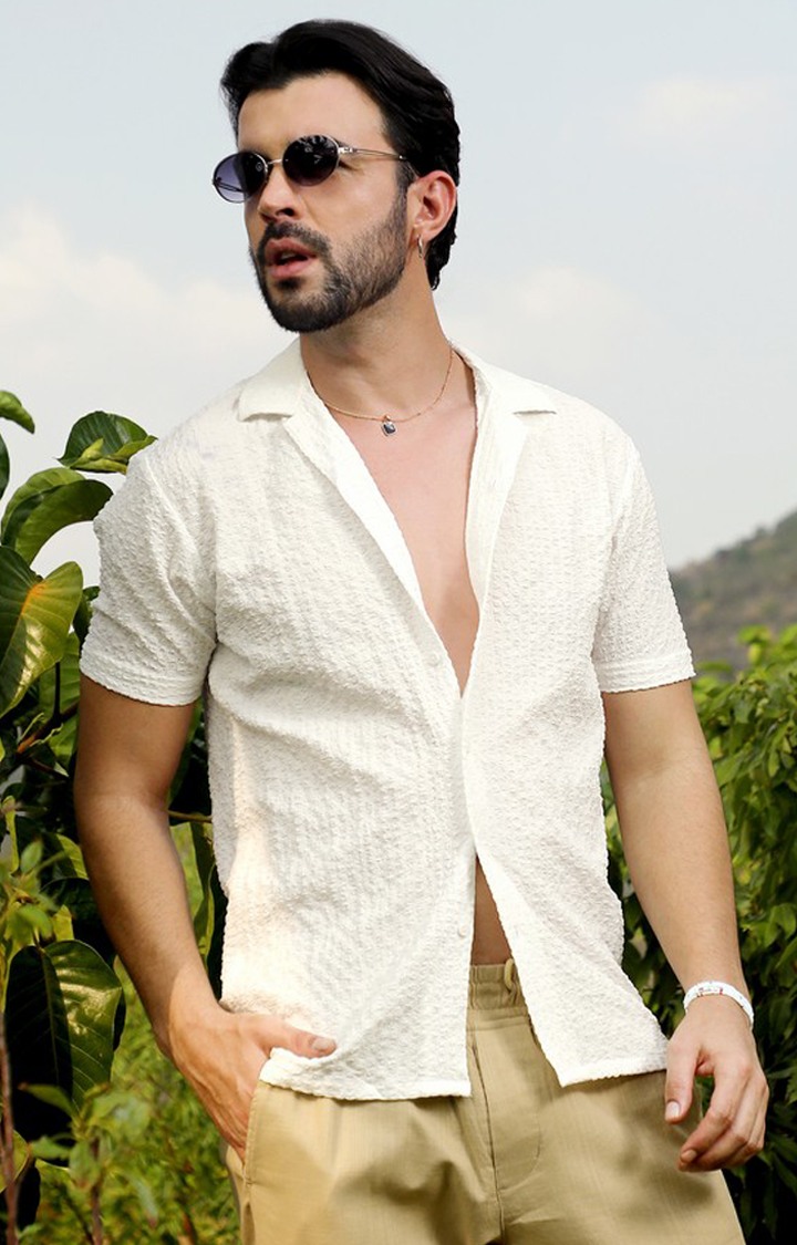 Men's White Solid Casual Shirts