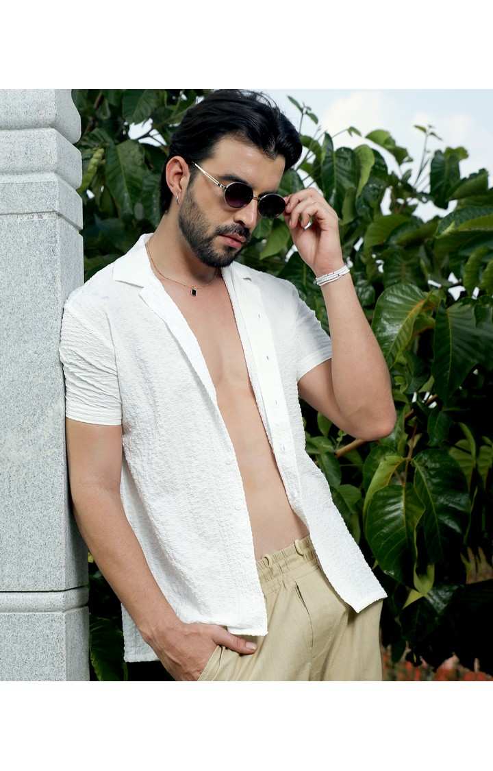Men's White Solid Casual Shirts
