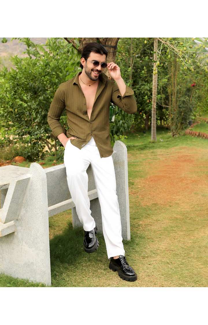 Men's Green Solid Casual Shirts