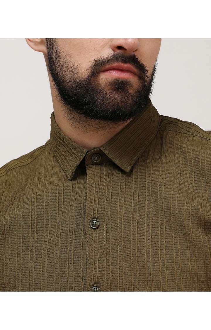 Men's Green Solid Casual Shirts