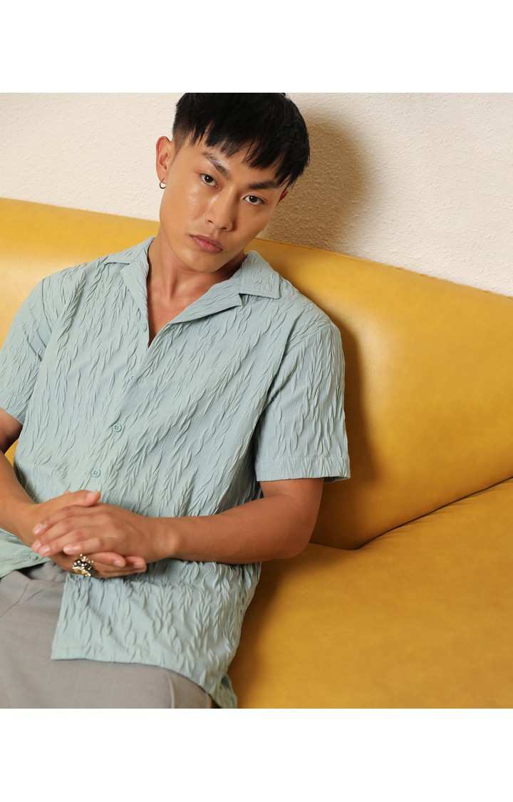 Men's Green Solid Casual Shirts