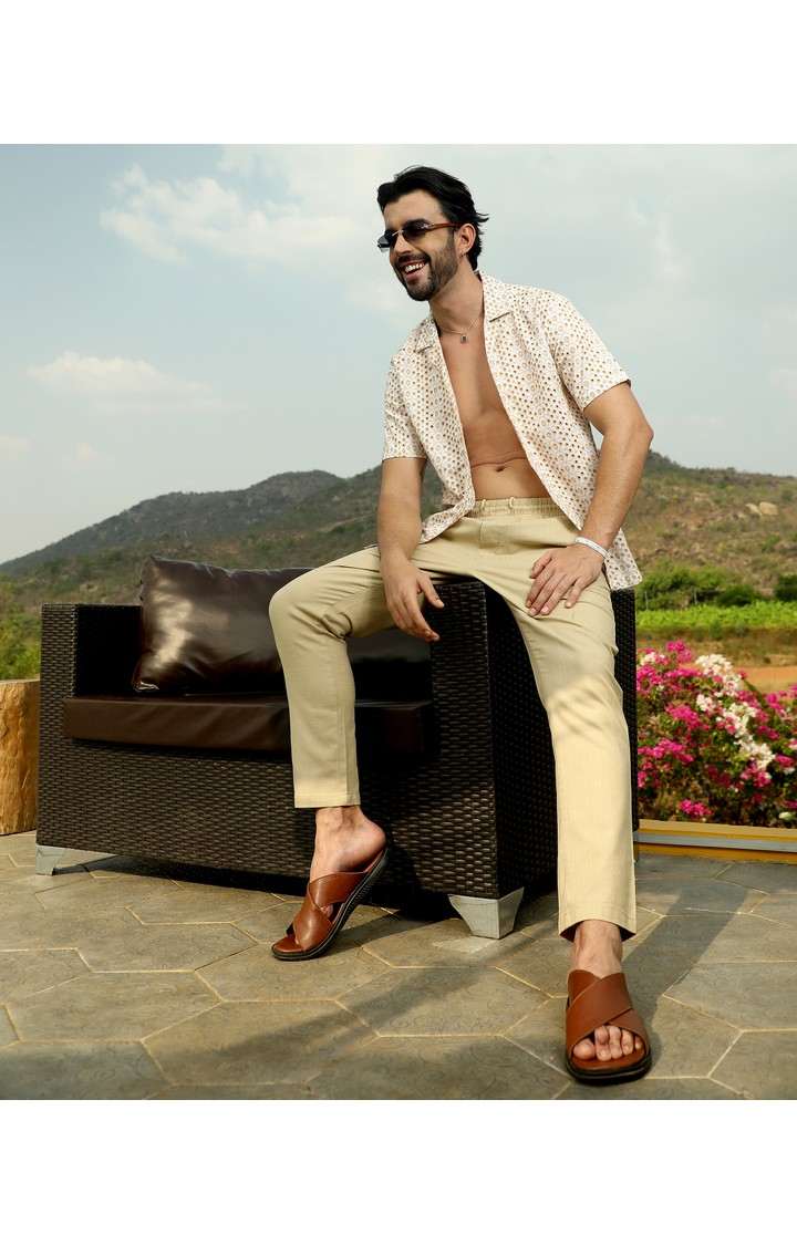 Men's White Embroidered Casual Shirts