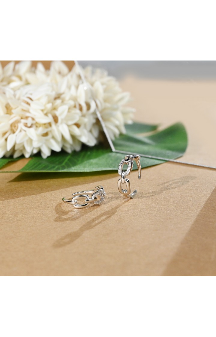 Stone Interlocking Toe Ring in Silver Color