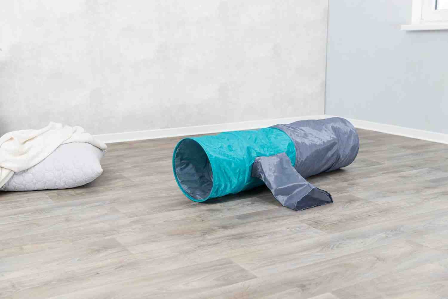 Trixie Playing Tunnel with 4 Entrances Plush 30 × 115 cm (Dark Grey/Petrol)