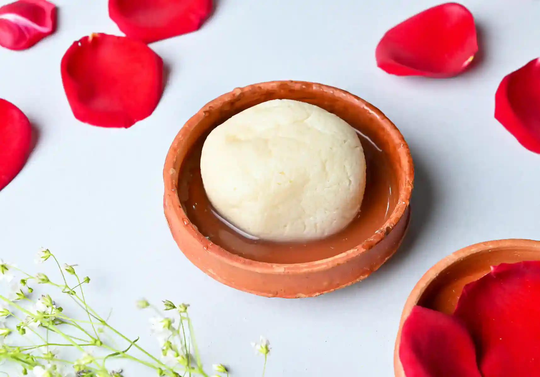 K.C Das Authentic Bengali Rasgulla - 900G.