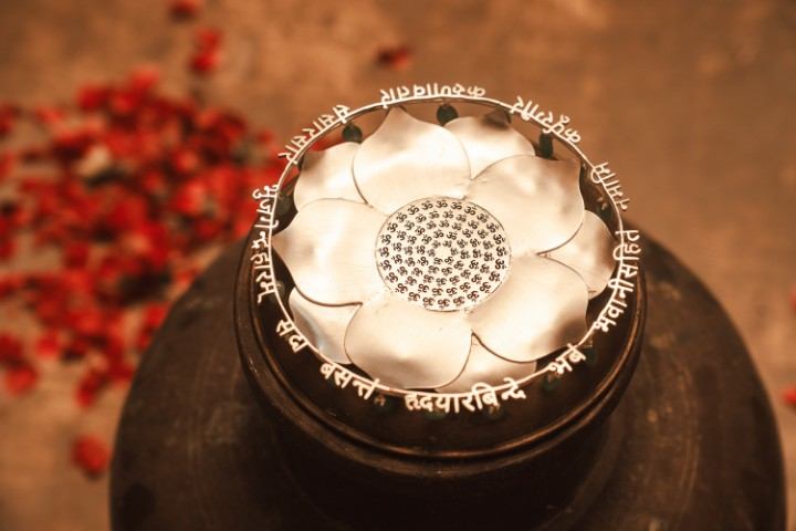 Karpur Gauram Mantra Pooja Thali