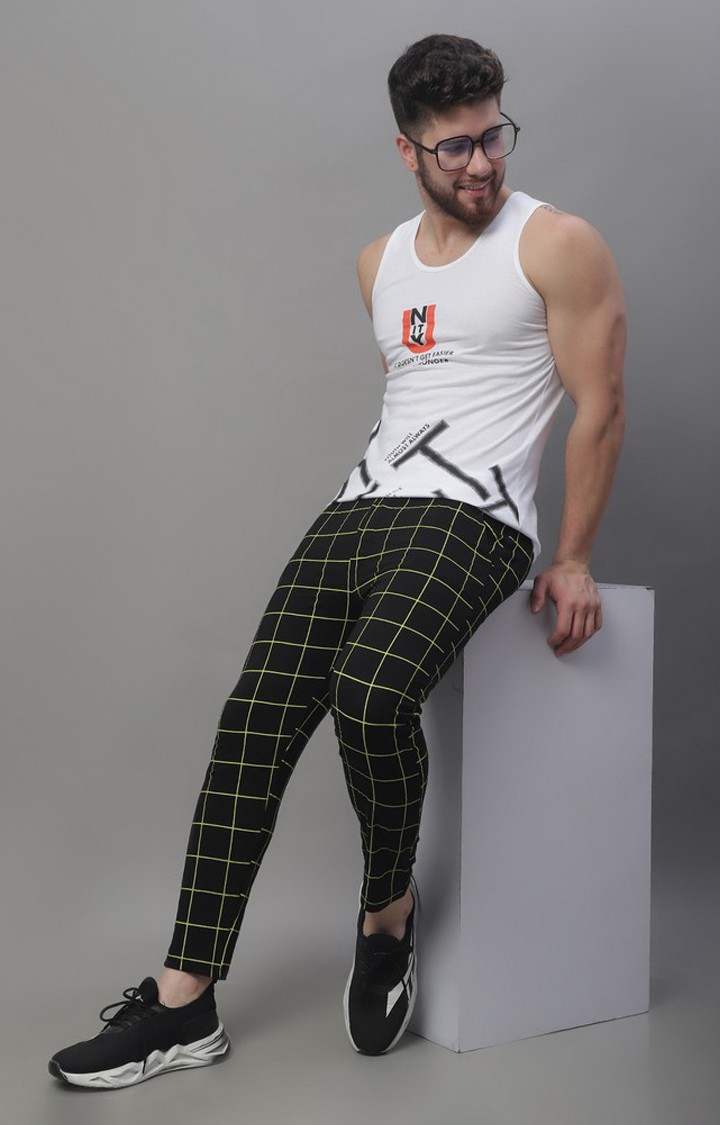 Men's Black Checked Cropped Tapperd Comfortable Joggers