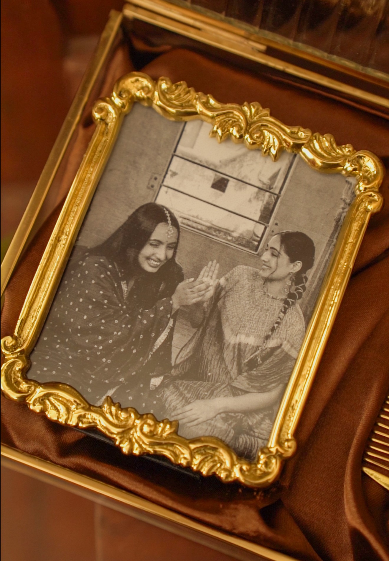 Yaadon ka Jharokha Photo Frame