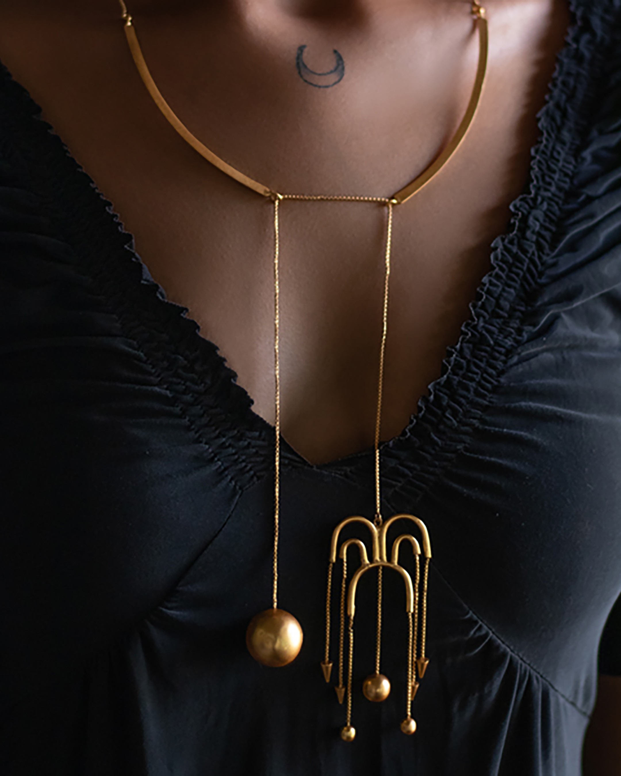 Deco Fountain Necklace