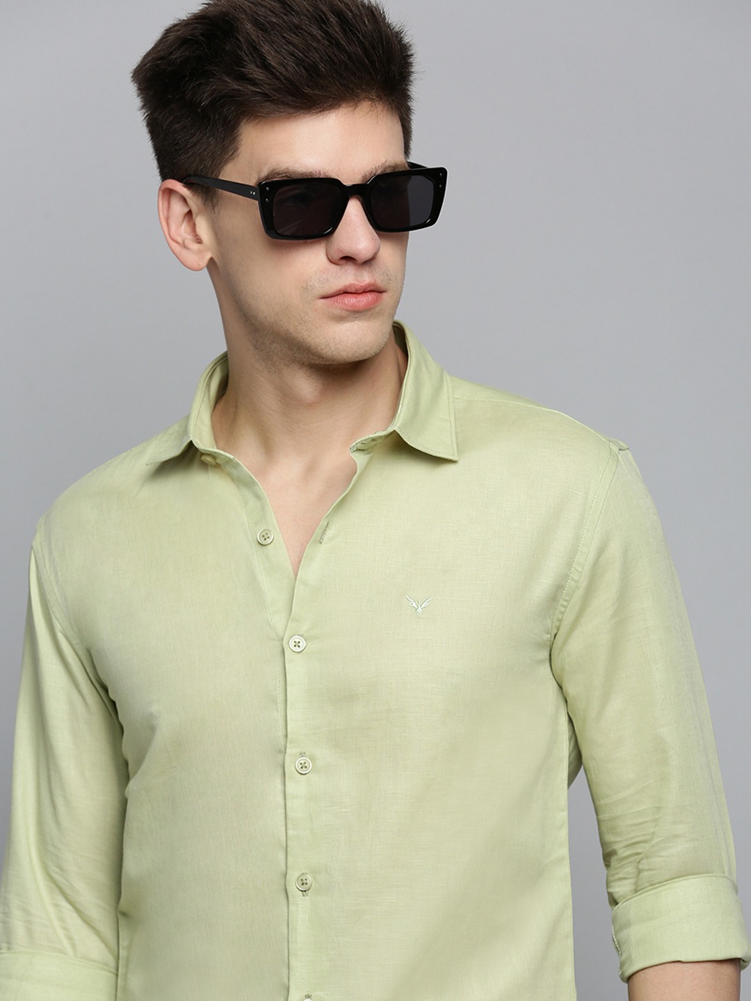 SHOWOFF Men Green Solid Spread Collar Full Sleeves Casual Shirt