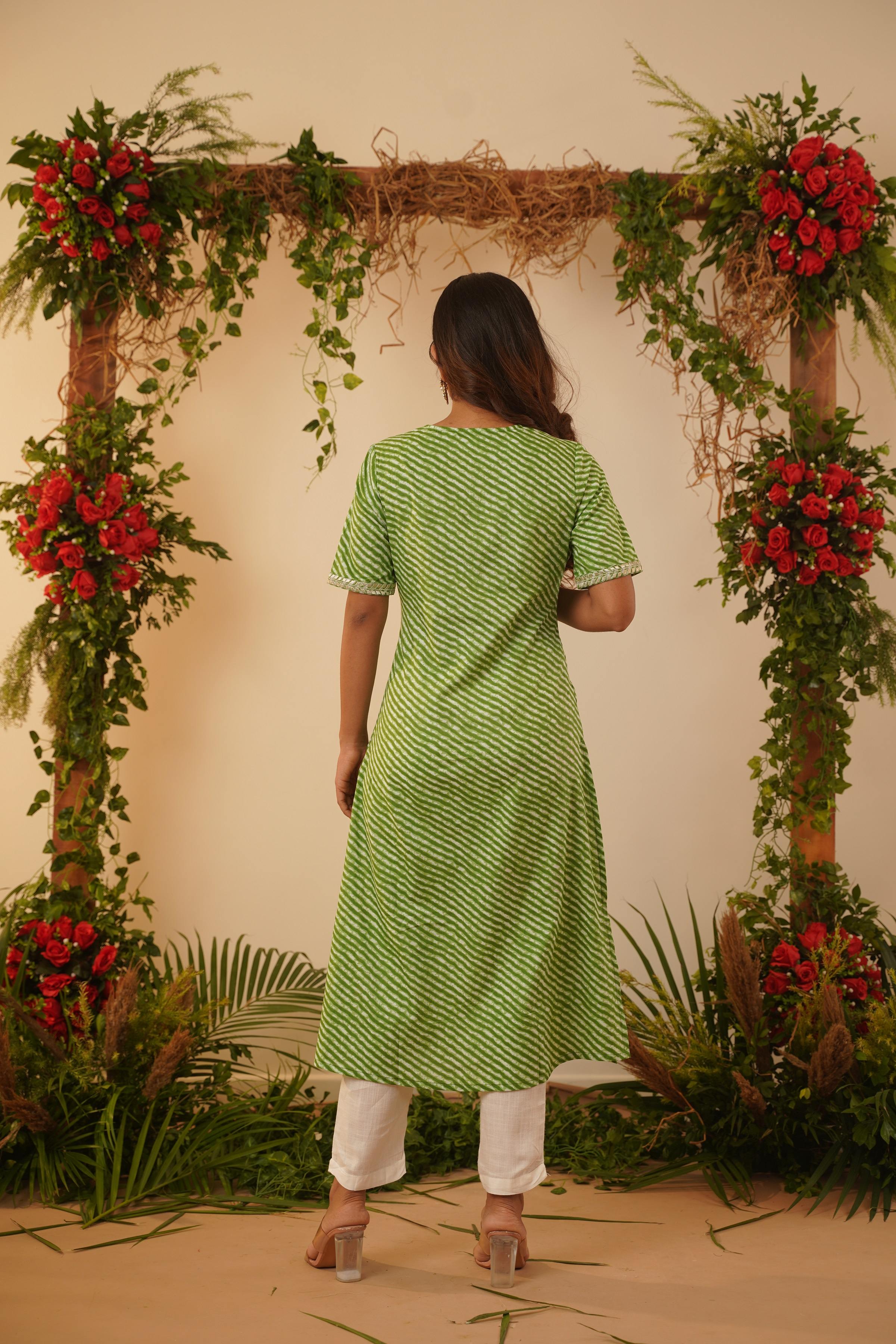 Green Leheriya Straight Kurta & Pant