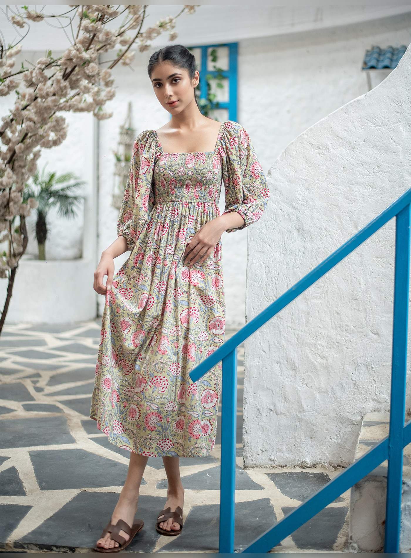Alice18 Women's Euonia Smocked Midi – Graceful, Chic & Timeless