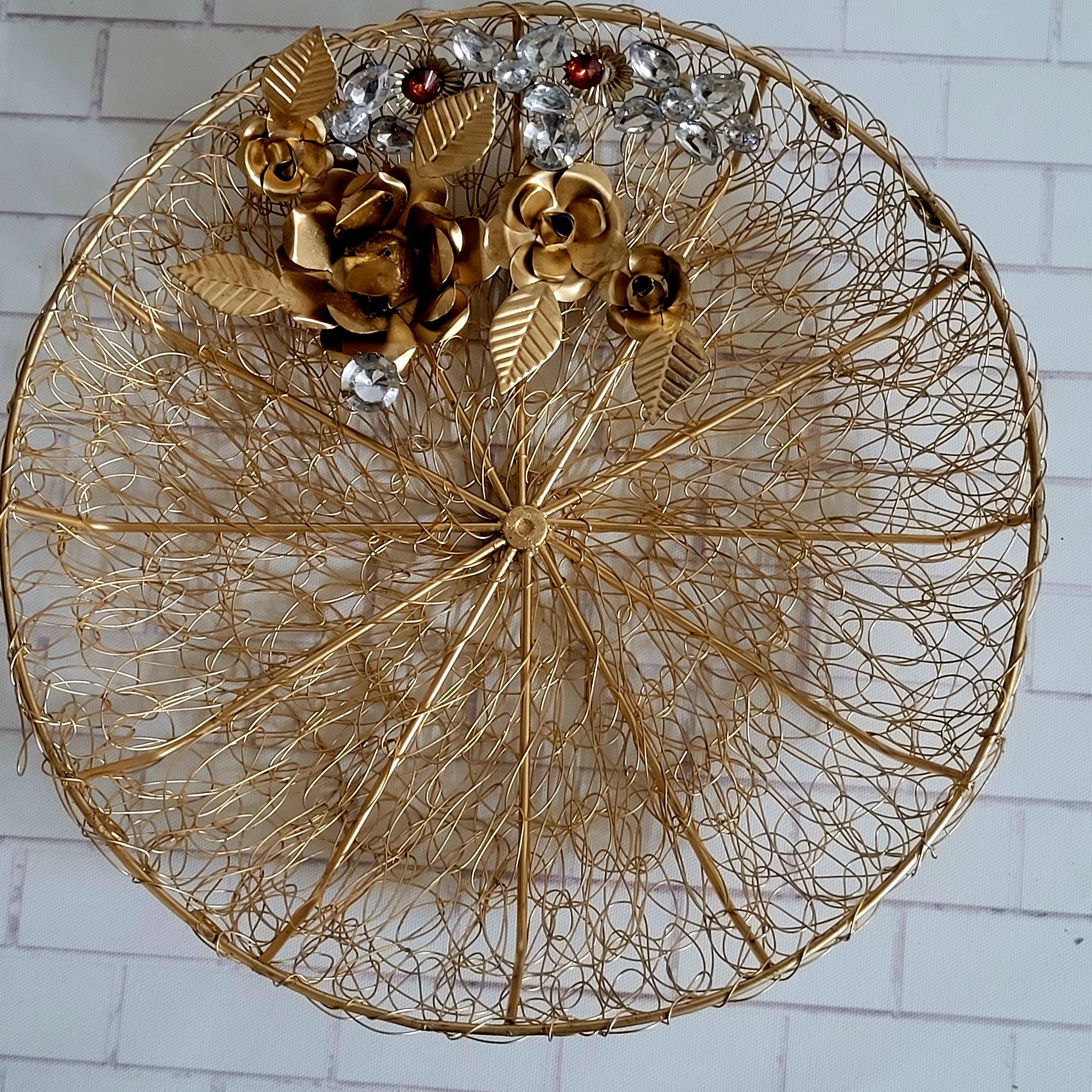 Floral art | Mesh Wire Golden Round Platter undefined