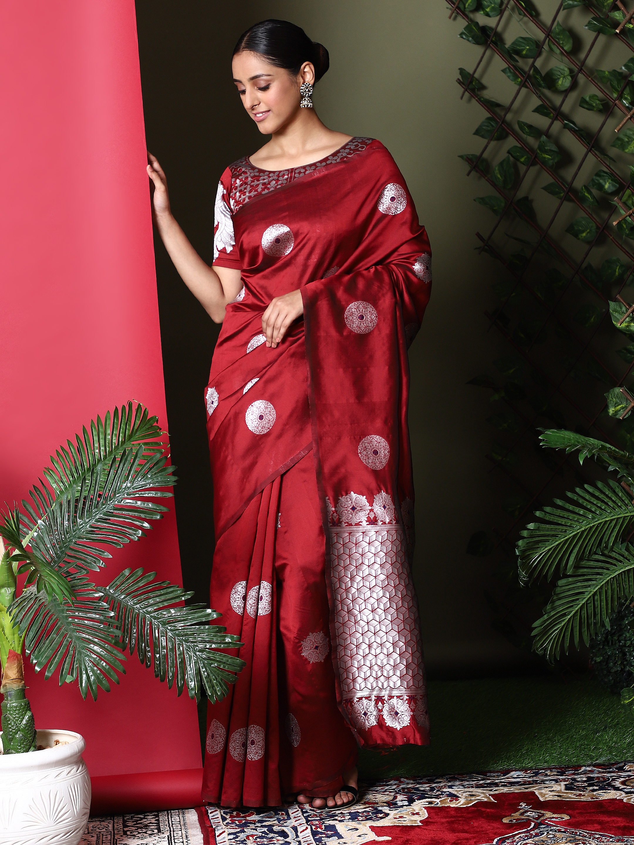 Glemora | Glemora Red Beautiful Ethnic Wear Silk Blend Banarasi Traditional Saree 3