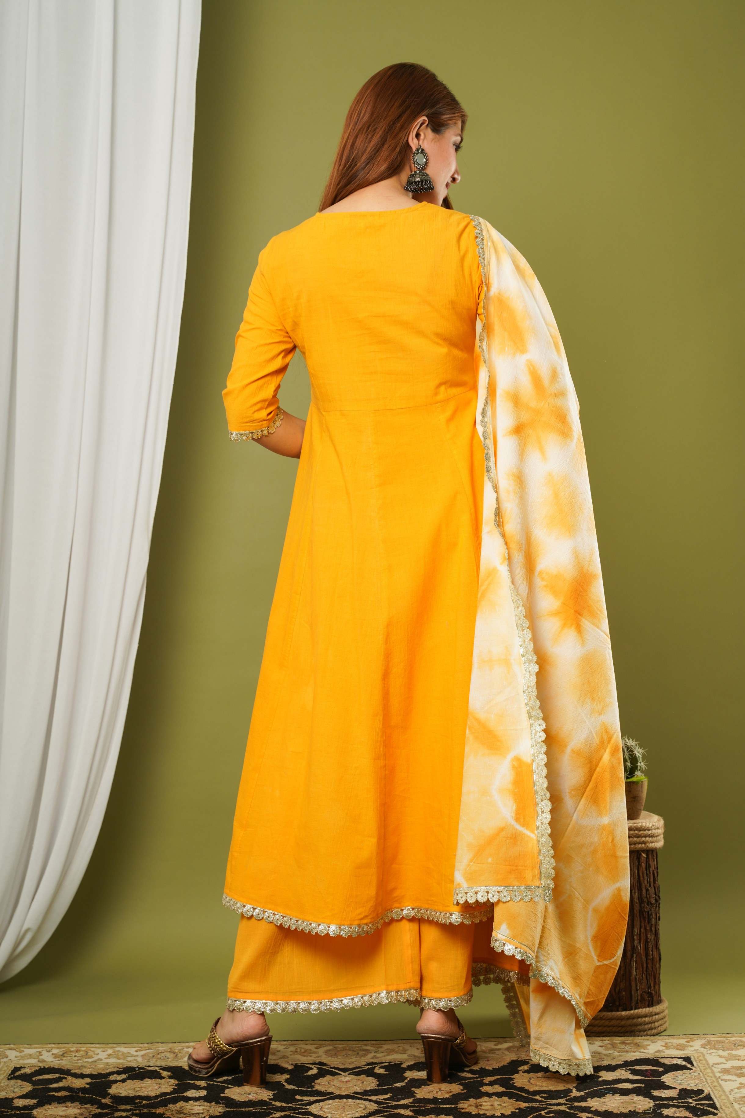 COTTON FLAYERD  KURTA SET WITH TIE AND DYE DUPATTA