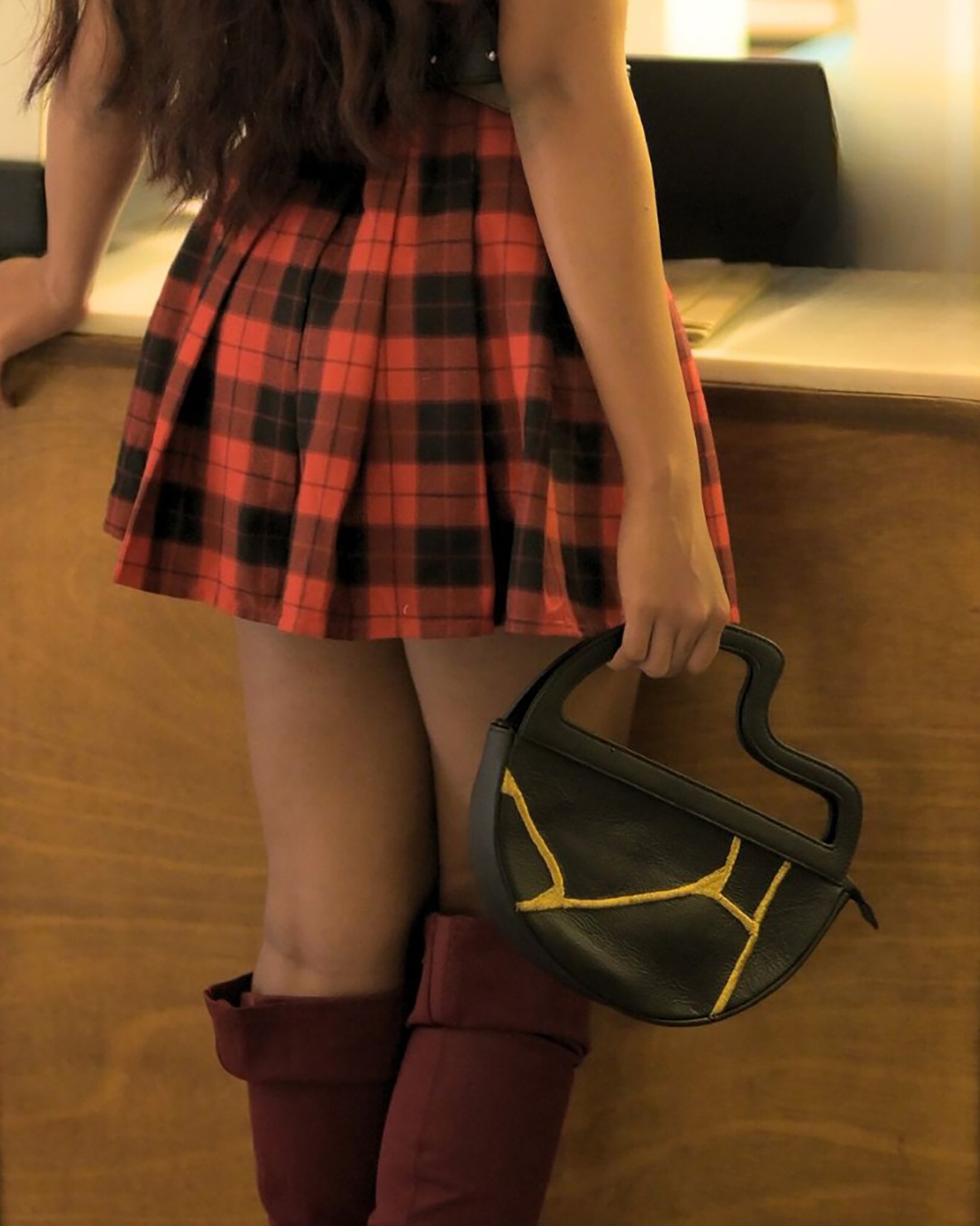 Maeve Crescent Clutch In Black