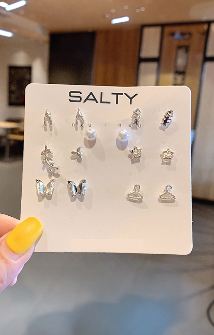 Salty | Women's Fashion Weekly 7 Stud Earrings Set
