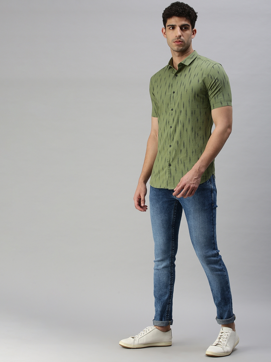 Showoff | SHOWOFF Men Olive Printed Slim Collar Short Sleeves Casual Shirt 3