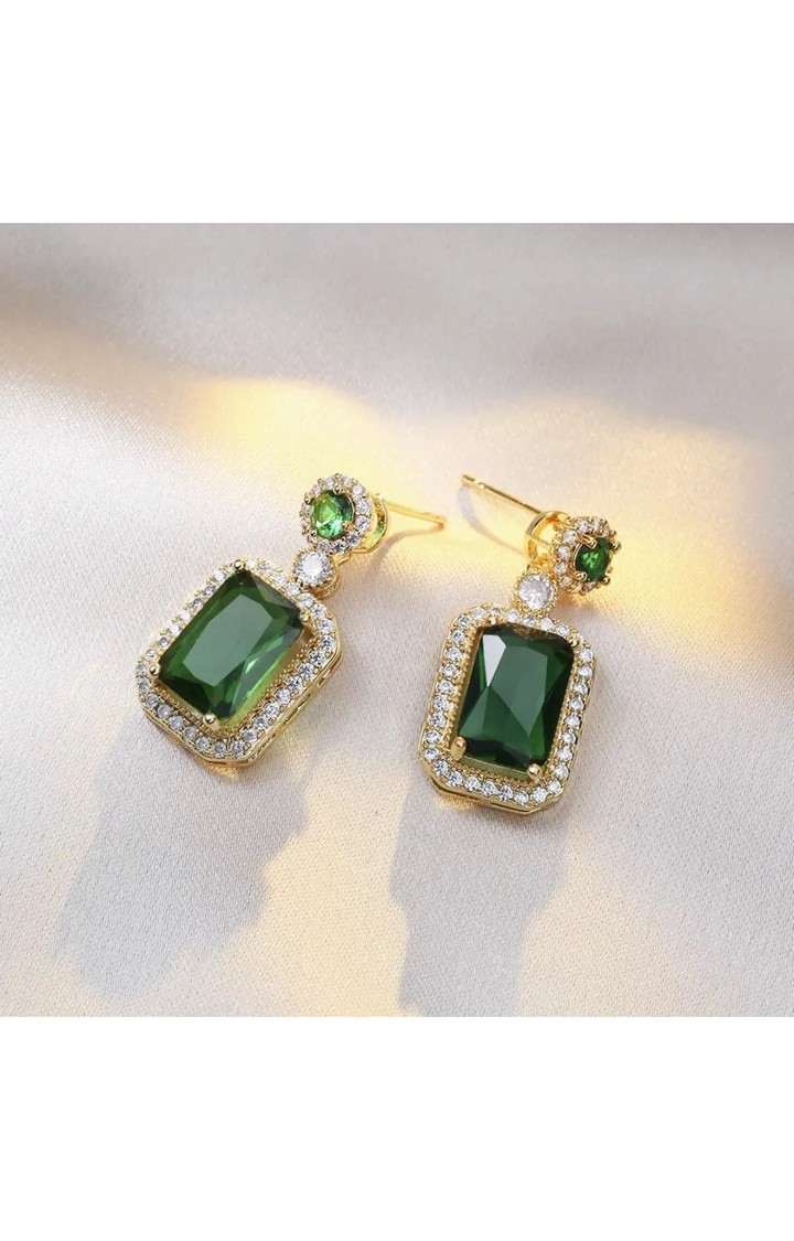 Kiara Advani Green Emerald Necklace And Earrings Set - 18K Gold Plated
