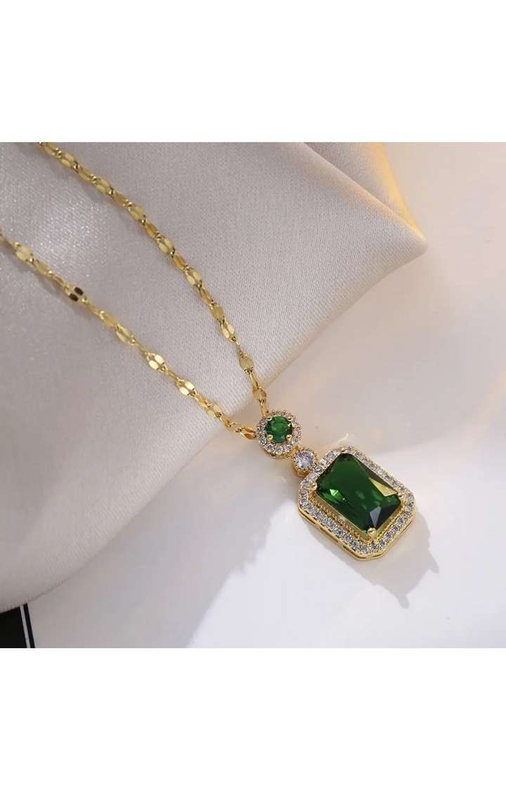 Kiara Advani Green Emerald Necklace And Earrings Set - 18K Gold Plated