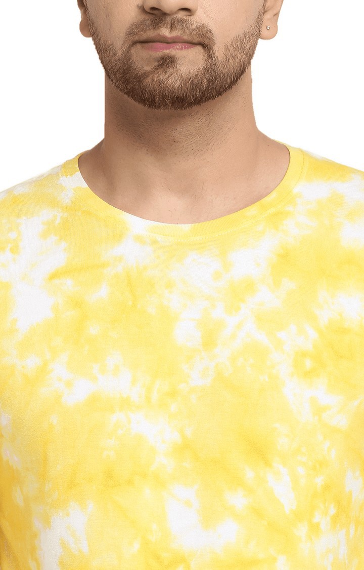 Men Yellow and White Cotton Relaxed Fit  Regular T-shirt