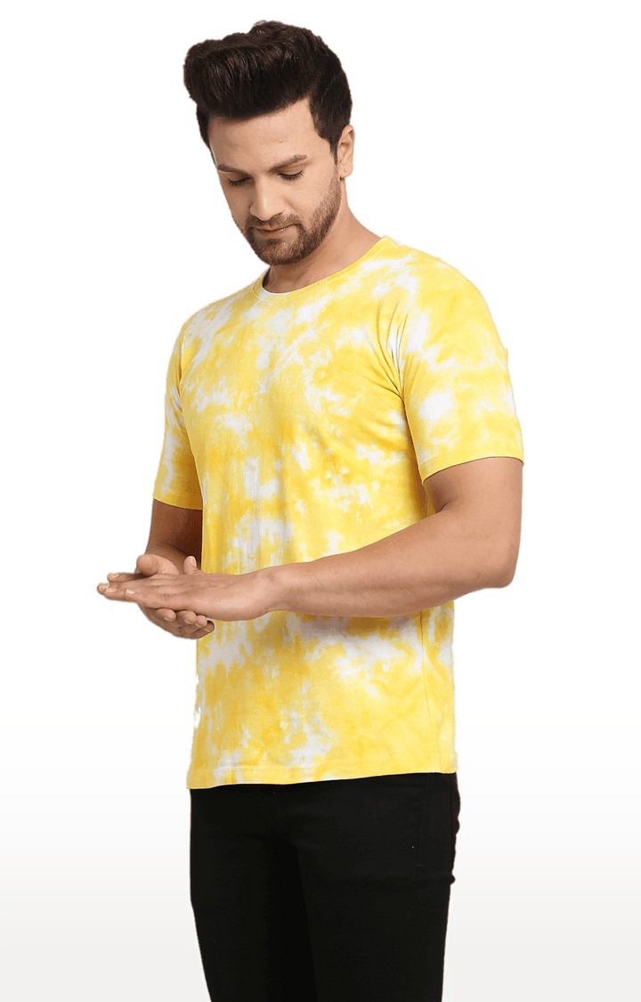 Men Yellow and White Cotton Relaxed Fit  Regular T-shirt