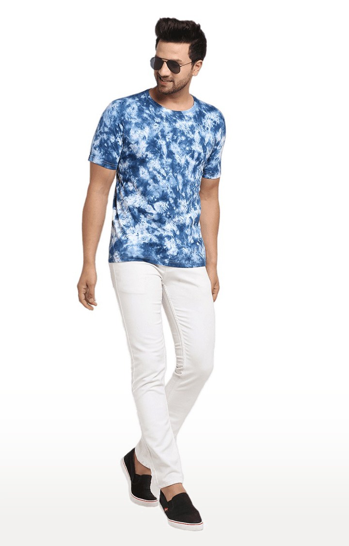 Men Blue and White Cotton Relaxed Fit  Regular T-shirt