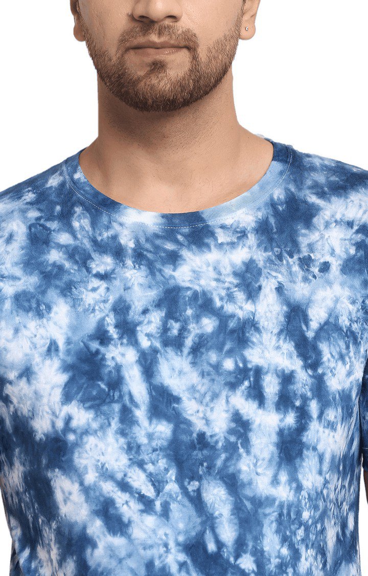 Men Blue and White Cotton Relaxed Fit  Regular T-shirt
