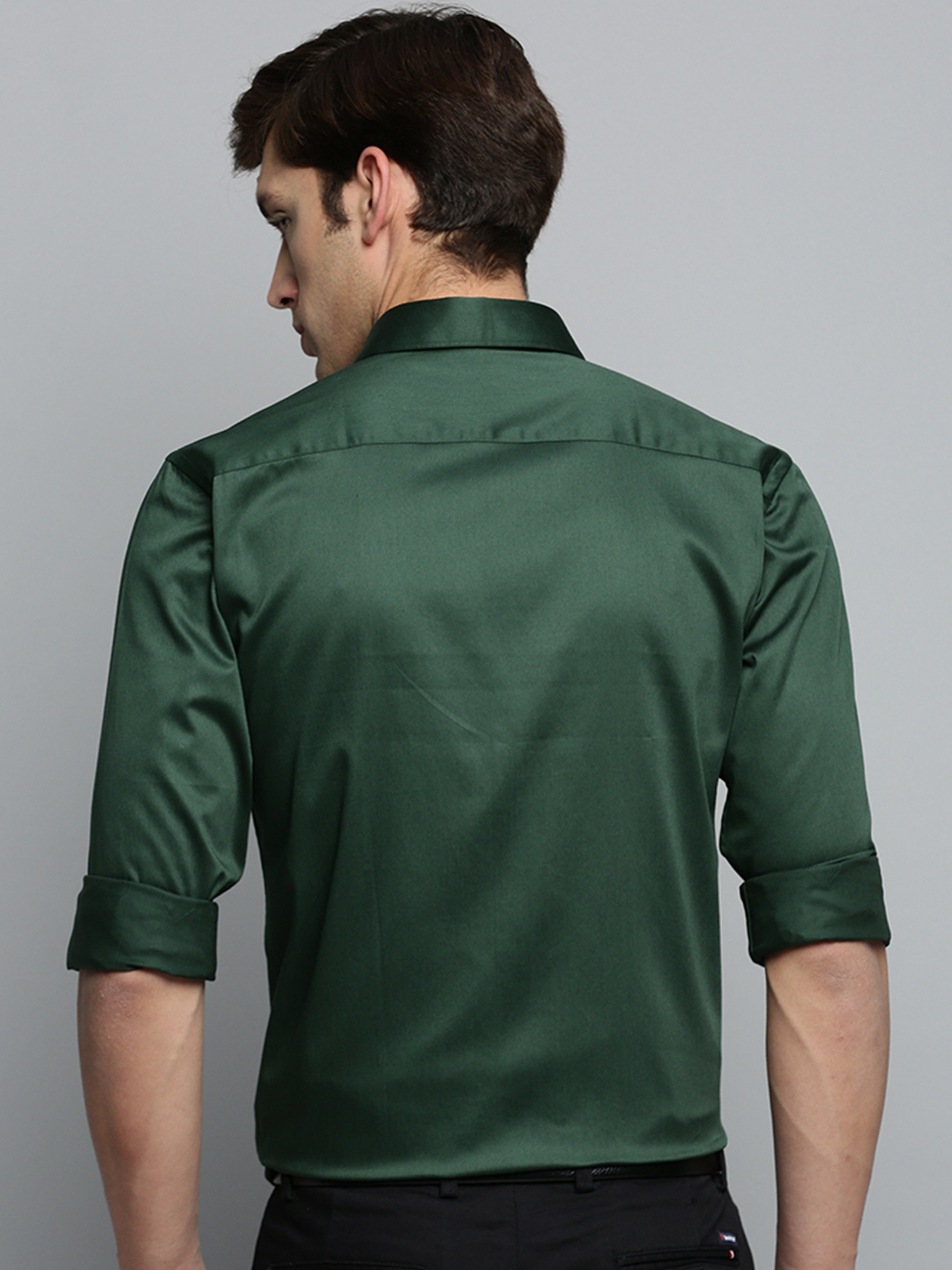 SHOWOFF Men's Spread Collar Solid Green Smart Shirt