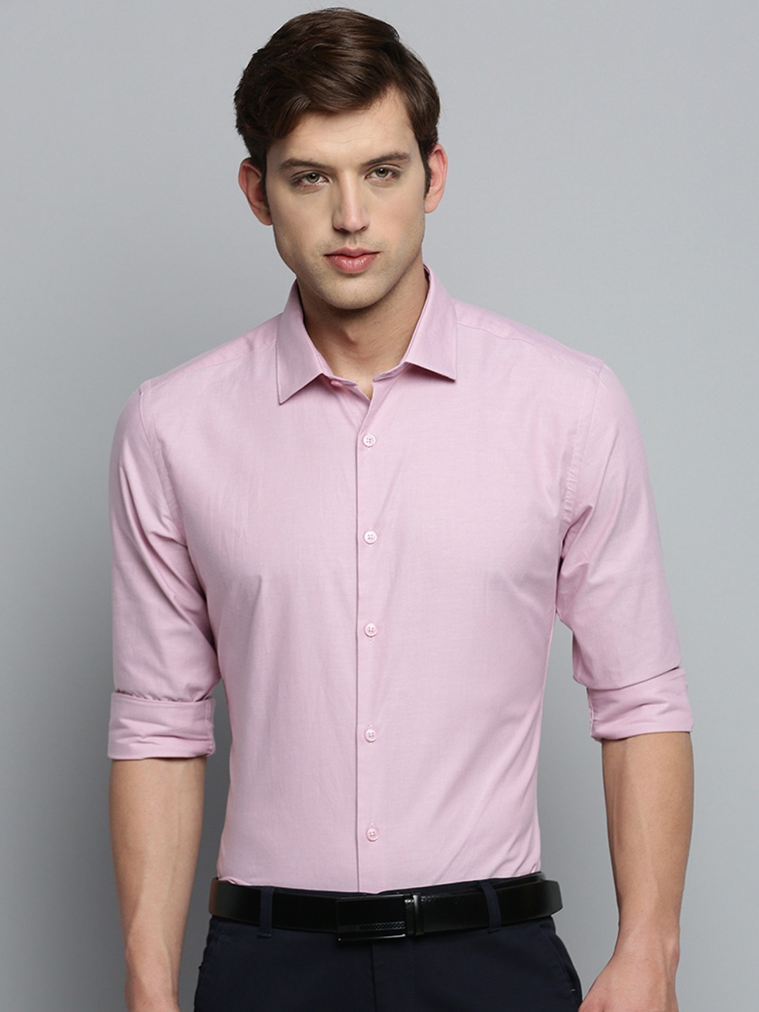 SHOWOFF Men's Spread Collar Solid Pink Smart Shirt