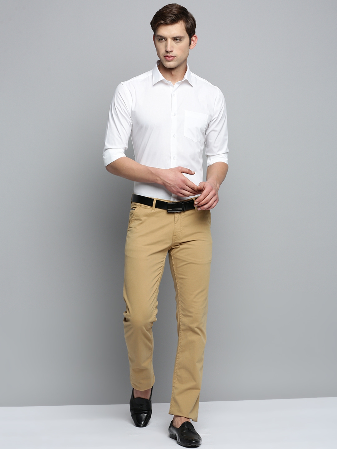 Showoff | SHOWOFF Men's Spread Collar Solid White Smart Shirt 4