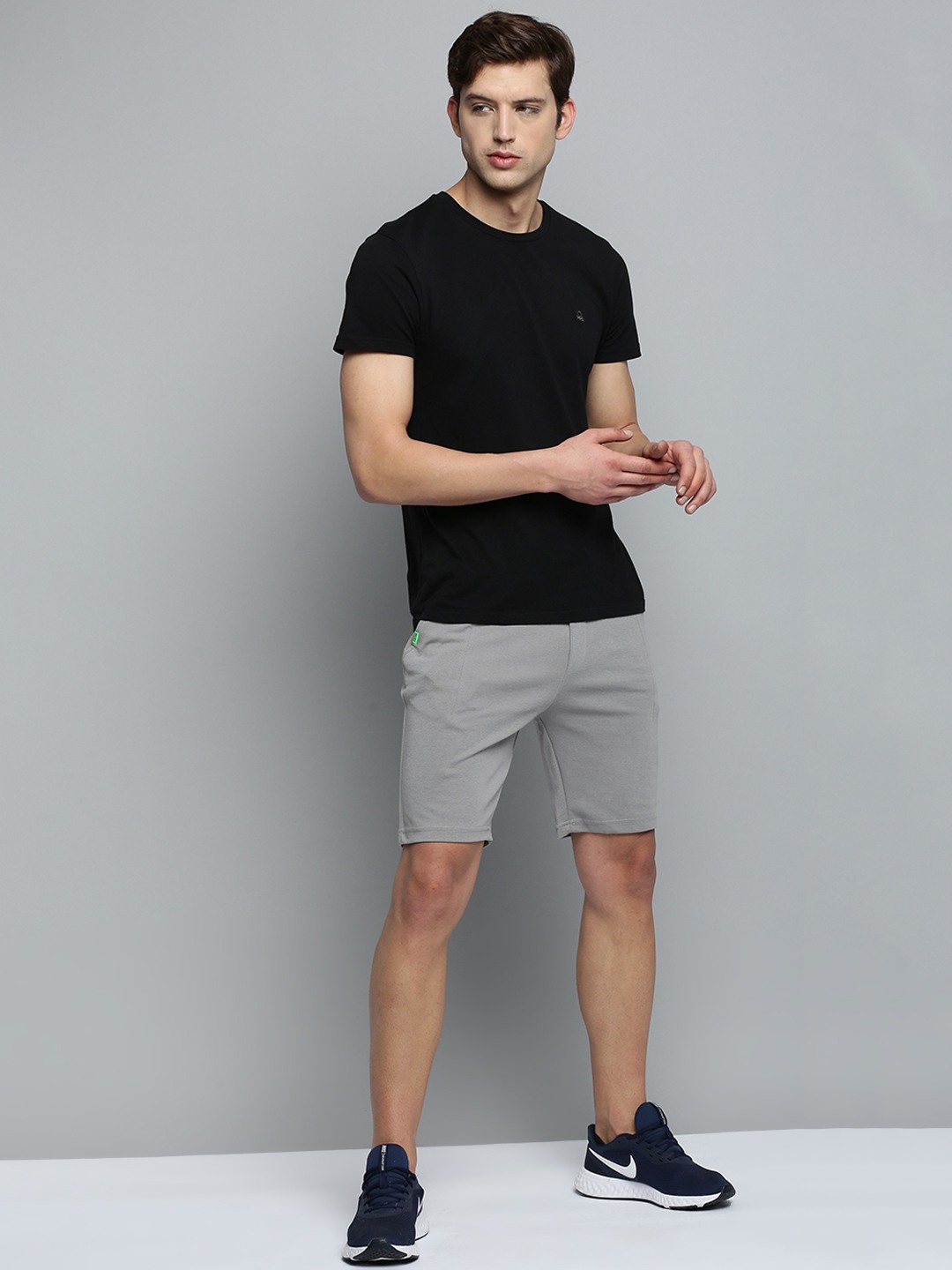SHOWOFF Men's Knee Length Solid Grey Mid-Rise Sports Shorts