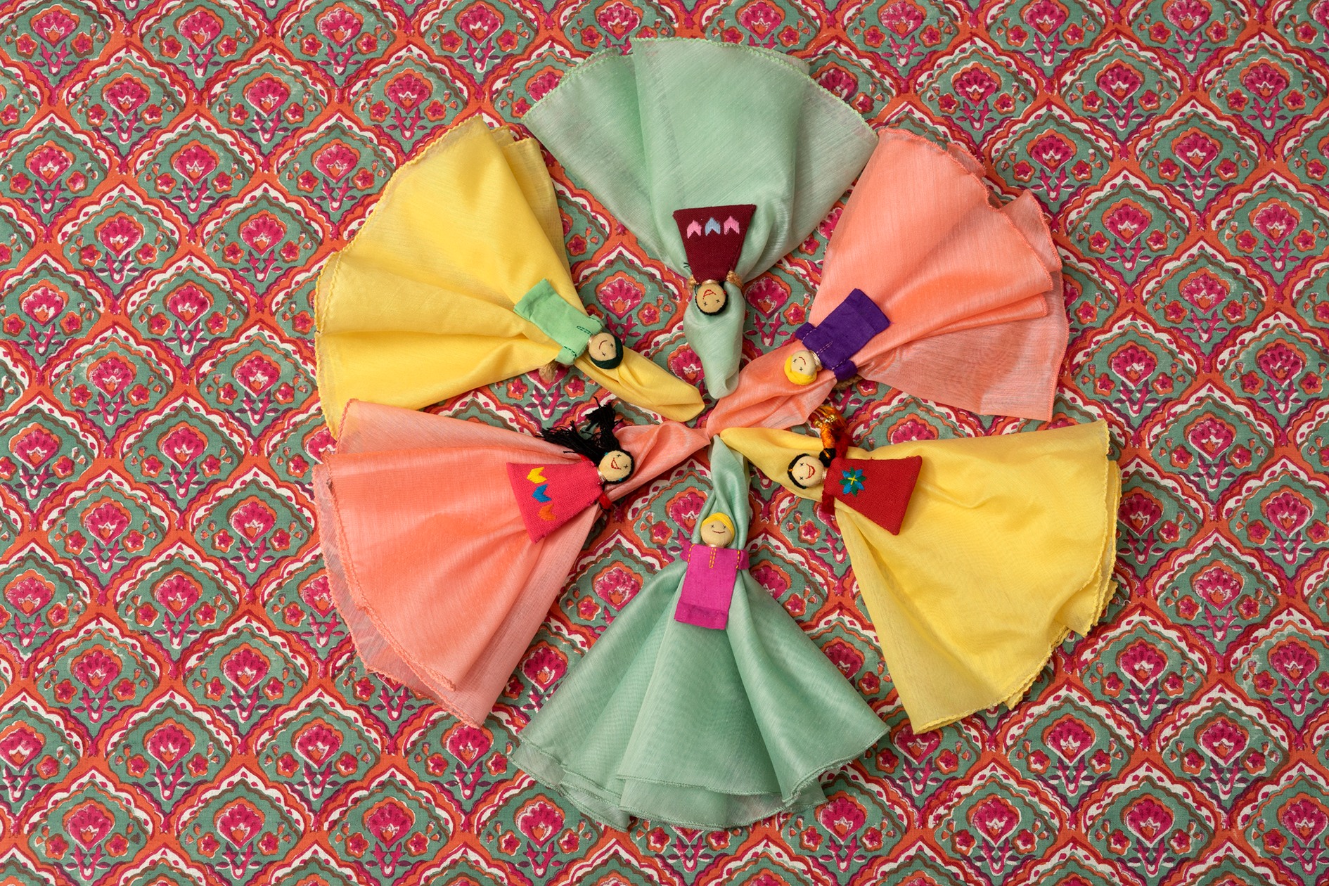 Peach round napkins