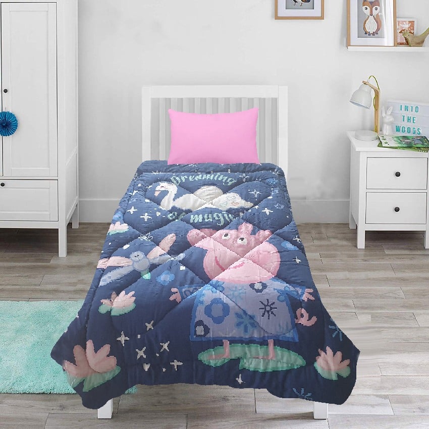 https://cdn.fynd.com/v2/falling-surf-7c8bb8/fyprod/wrkr/products/pictures/item/free/original/FDioTJO4N-Wiggle-Wink-Peppa-Pig-Reversible-100percent-Cotton-Baby-Blanket.jpeg
