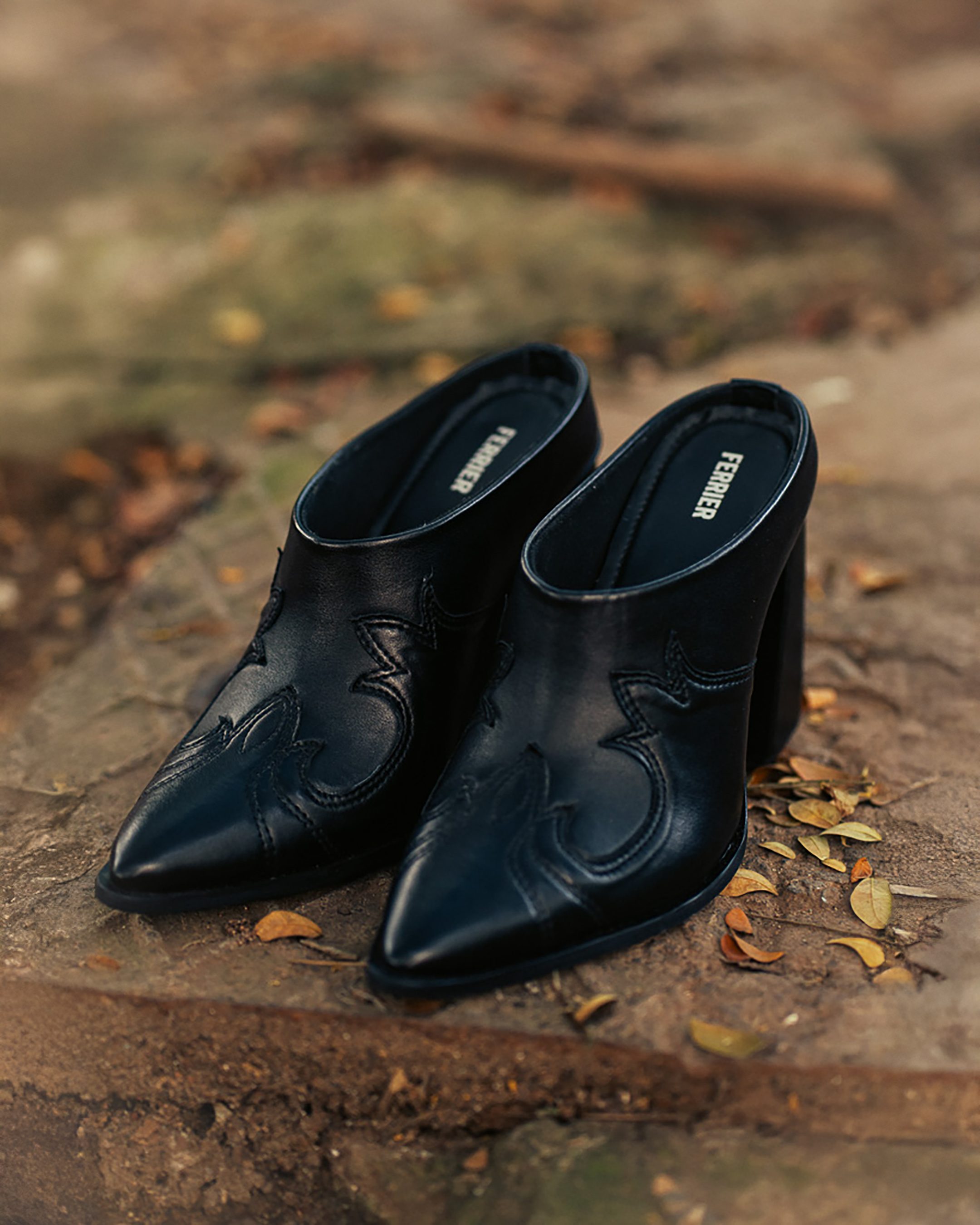 Domino Boots